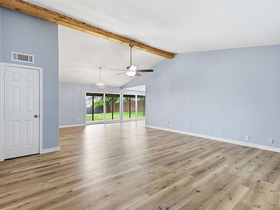 3rd image of 3021 Gunnison Trl