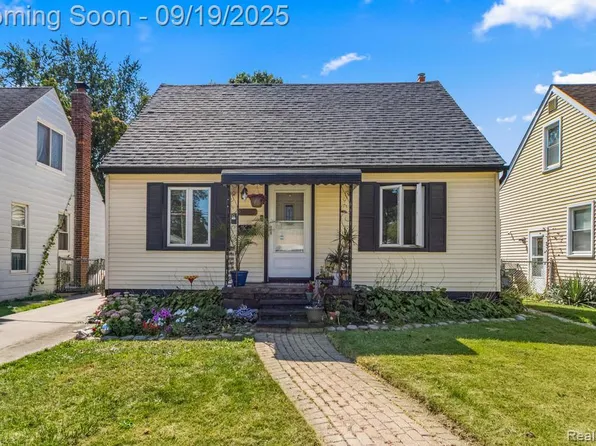 22949 Cleveland St, Dearborn, MI 48124