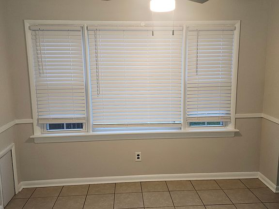 5th image of 25 Laurel Ave APT 2