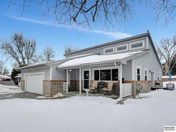 1217 Surfside Ct, Lincoln, NE 68528