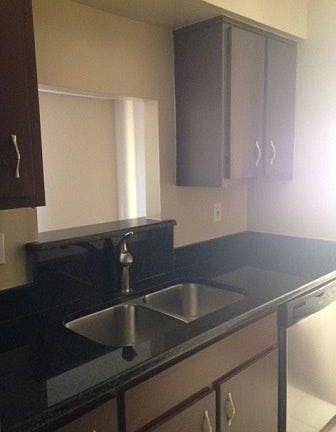 2nd image of 412 Dorchester Sq