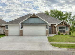 7620 Three Woods Ln, Yukon, OK 73099