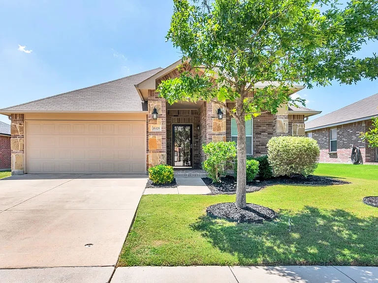 16329 Severn Ln — Photo 1
