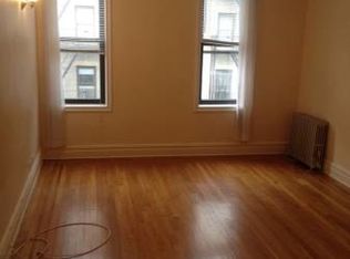 7861 75th St, Ridgewood, NY 11385