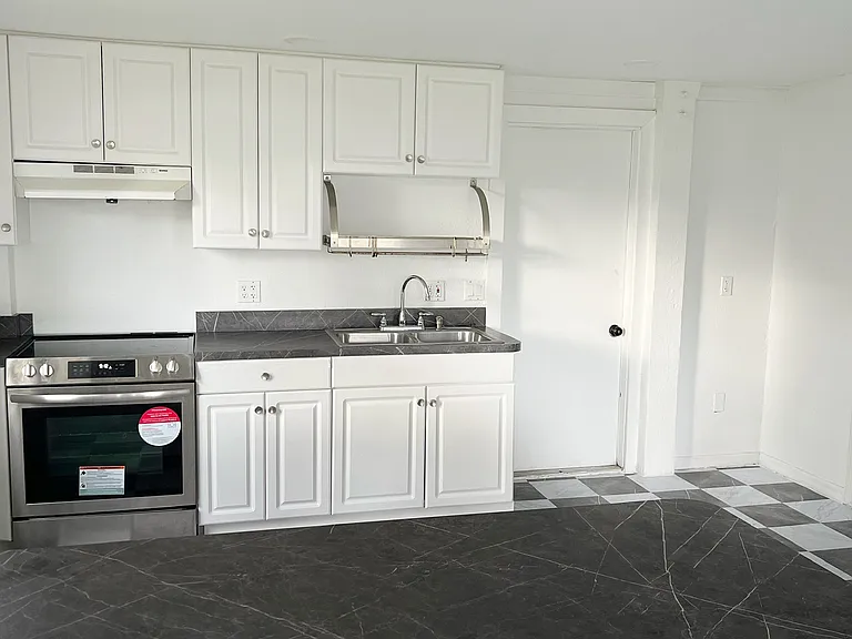 8453 Cardinal Rd — Photo 18