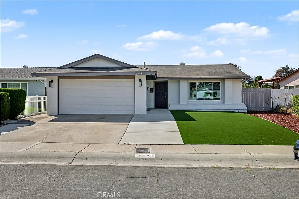 3 bed, 1121 sqft, $4,000 — Photo 1