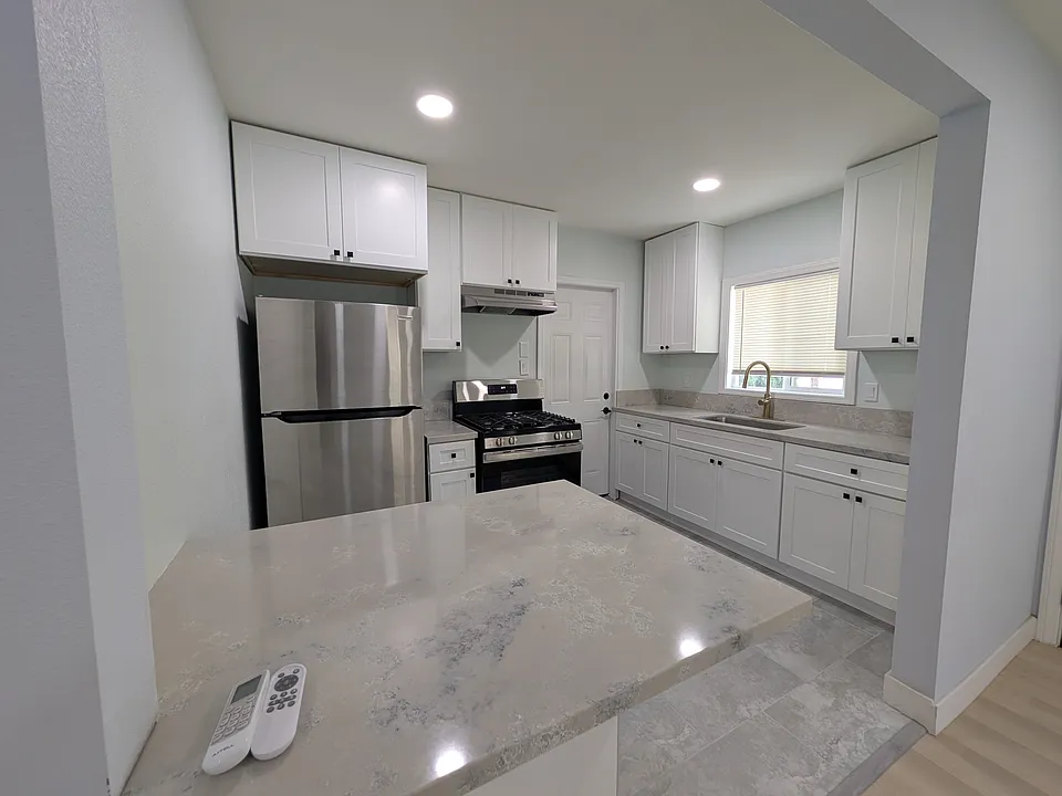 724 N Wabash Ave