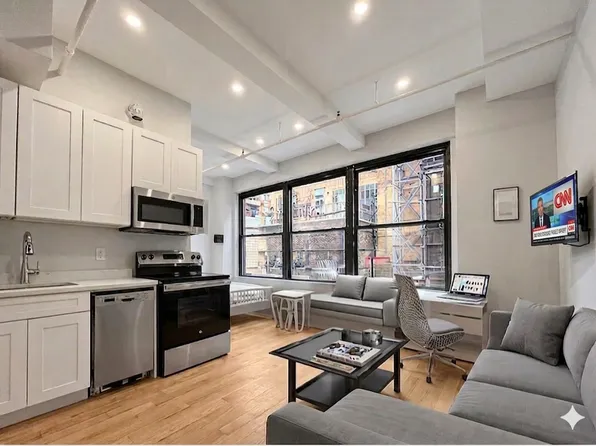248 W 35th St #407, New York, NY 10001