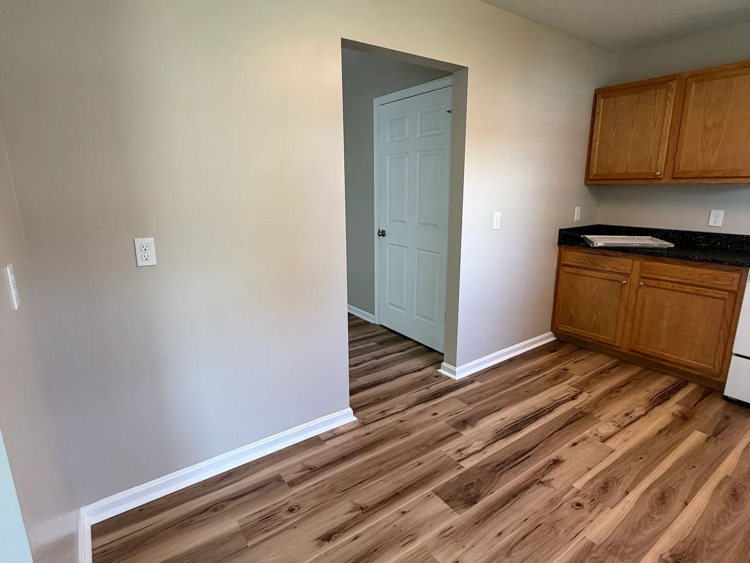 3 bed, 1.5 bath, $1,295 — Photo 4
