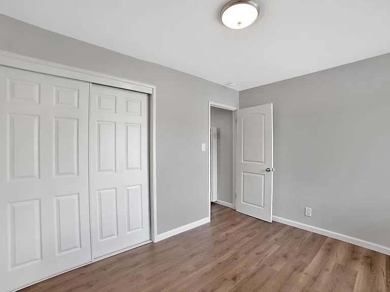 745 Liberty St — Photo 18