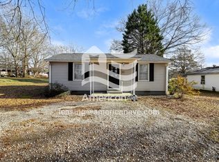 202 Oak St, Westminster, SC 29693