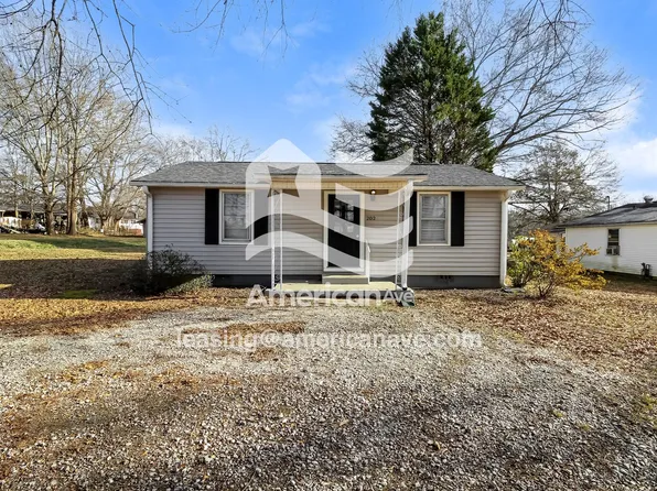 202 Oak St, Westminster, SC 29693