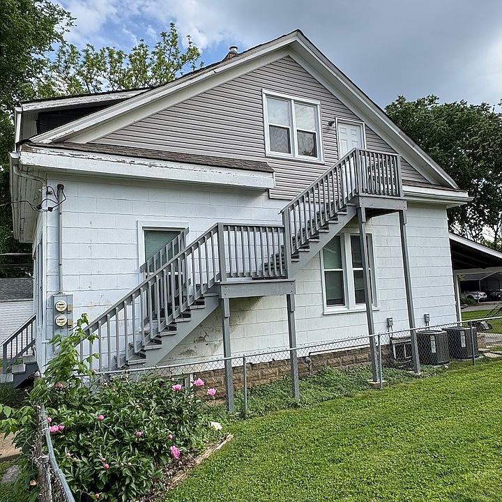 RENTING UPSTAIRS EFFICIENCY UNIT ONLY