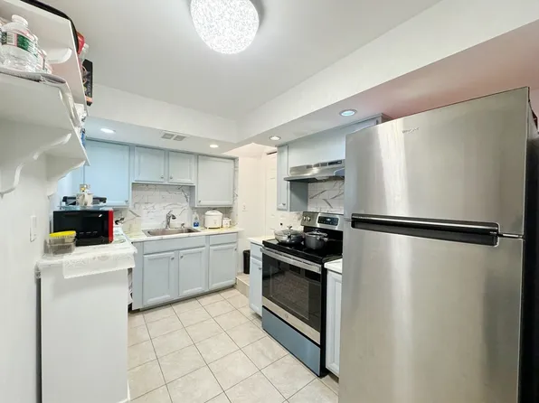 195 Thomas Burgin Pkwy Unit 205, Quincy, MA 02169