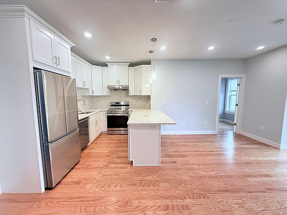 3rd image of 222 Arlington St #2A