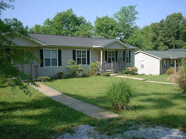 2 bed, 1050 sqft, $1,850 — Photo 2