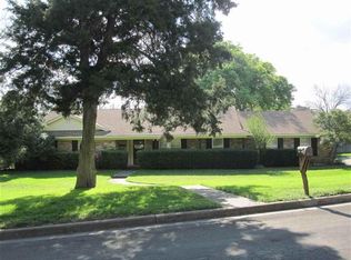 831 Clarence Dr, Woodway, TX 76712