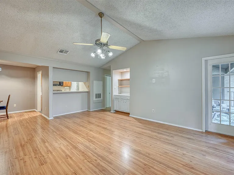 1202 Thorpe Ln #616 — Photo 5
