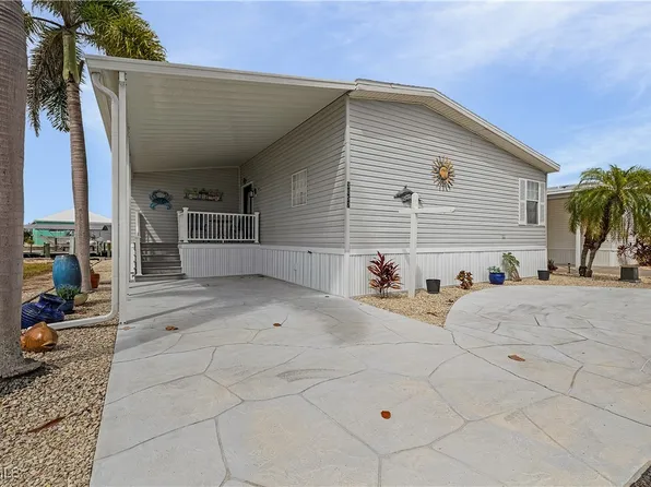 3057 Sloop Ln, Saint James City, FL 33956