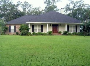 8109 Spanish Oak Dr, Gautier, MS 39553