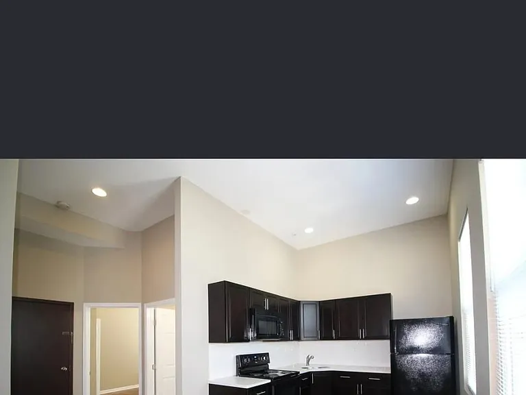 870 N 44th St #2R — Photo 7