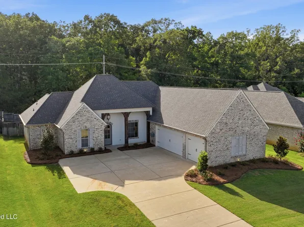 151 Camden Lake Dr, Madison, MS 39110