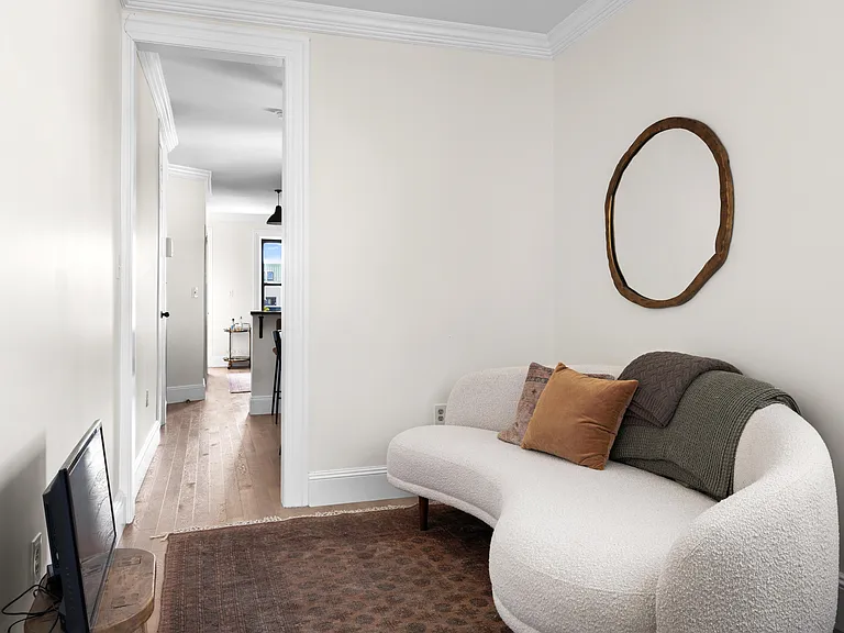 317 Pavonia Ave #6 — Photo 7