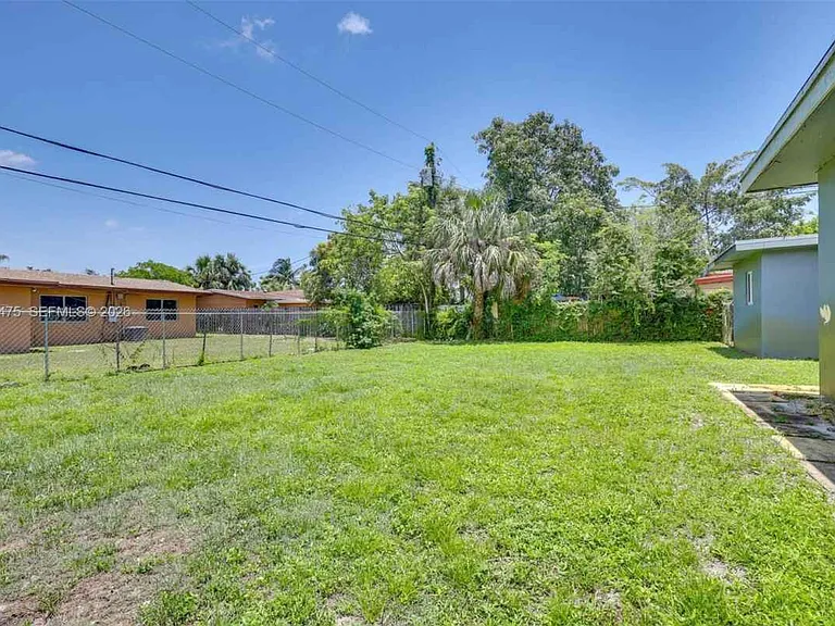3431 Jackson Blvd — Photo 9