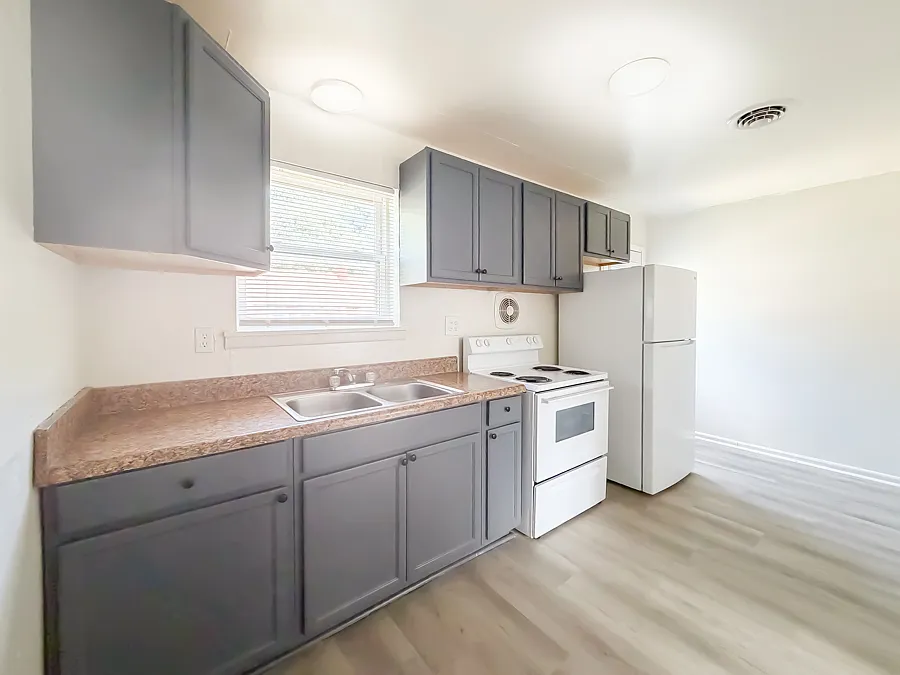 2 bed, 1000 sqft, $1,299 — Photo 2