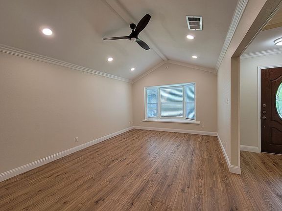 Spacious living room