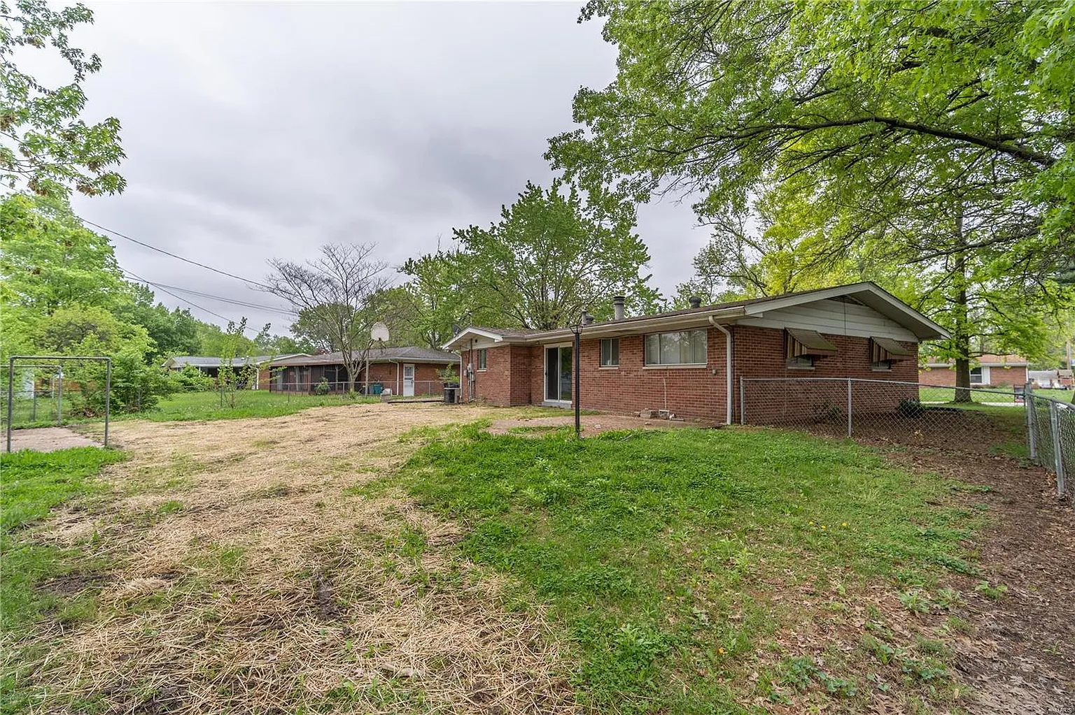 34 Bedford Dr photo 1
