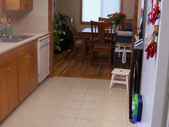 Kitchen w/ dining room
