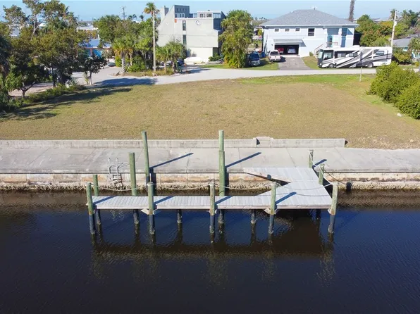 3210 Stabile Rd, Saint James City, FL 33956
