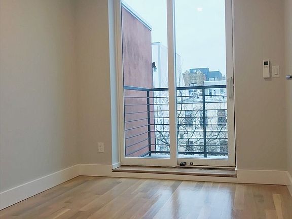 5th image of 743 Lafayette Ave #3P