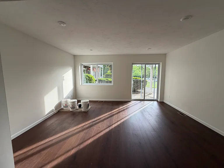 47 Bayberry Dr — Photo 8