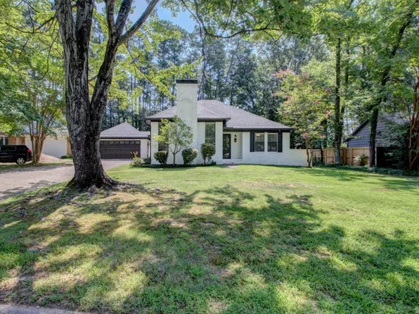 43 Yazoo Cir, Maumelle, AR 72113