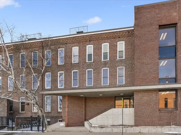 325 Lafayette St Unit 8208, Bridgeport, CT 06604