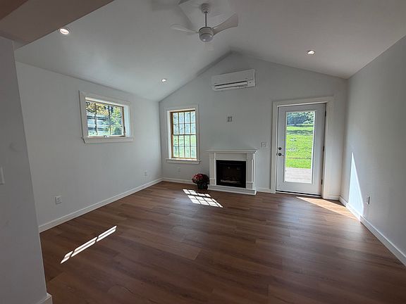 5th image of 526 Jennings Brook Drive
