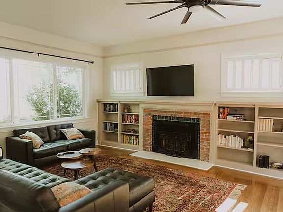 5th image of 1318 Trinity St