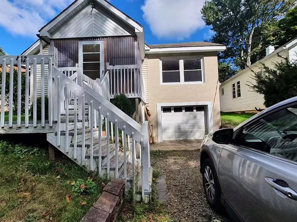 412 Willowbrook Rd