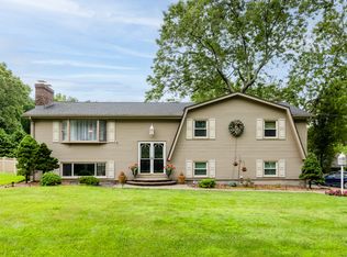 72 Pattonwood Dr, Southington, CT 06489