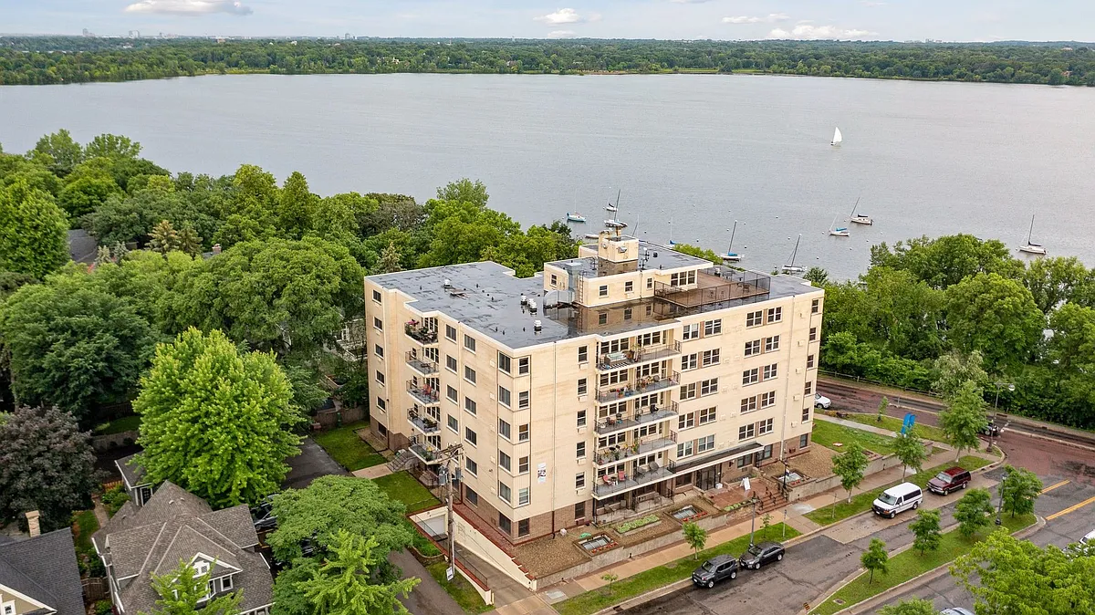 Elevate your lifestyle at Central Lakes of Uptown, where scenic views meet vibrant living. Enjoy modern amenities, spacious layouts, and a prime location near the water. DonAAAaAAaAt miss outAAAaAAaAschedule your tour today! - The Shores
