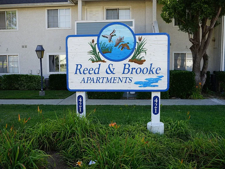 Reed and Brooke Apartments — Photo 18