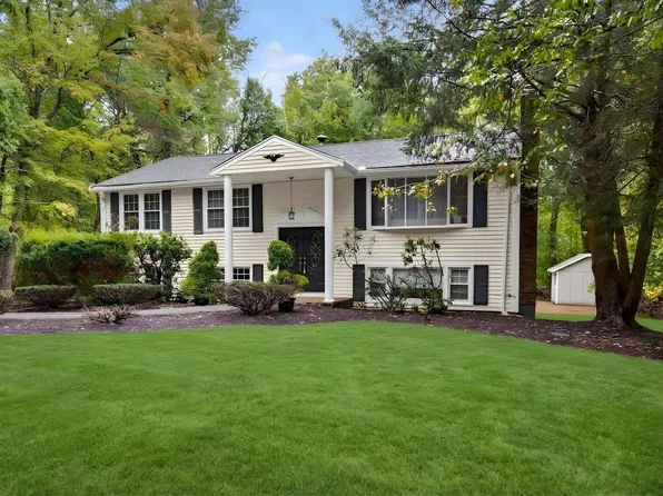 8 Allen Rd, North Easton, MA 02356