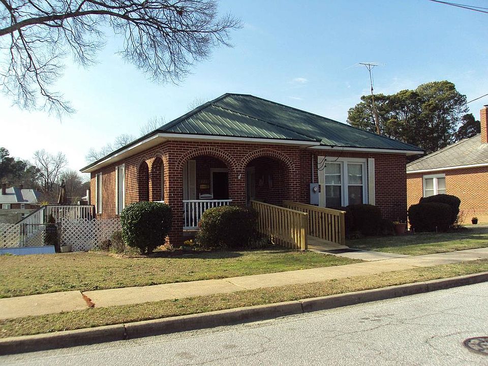1st image of 226 Kitson St