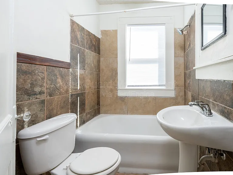 423 N Emporia Ave #5 — Photo 7