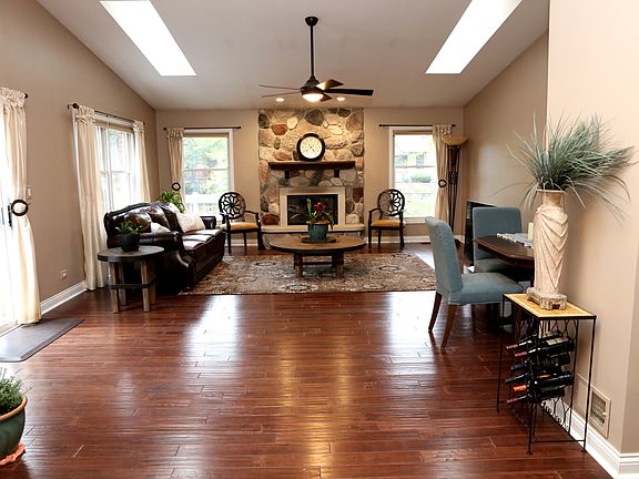 2nd image of 221 William Way