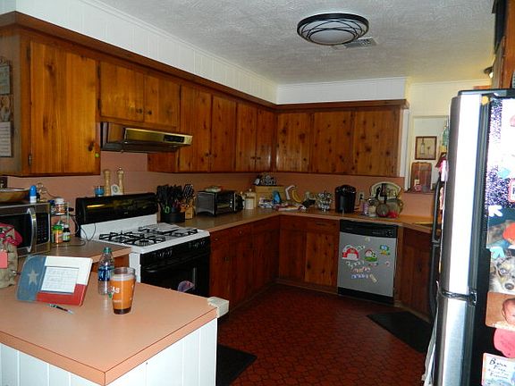 5th image of 827 County Road 903a
