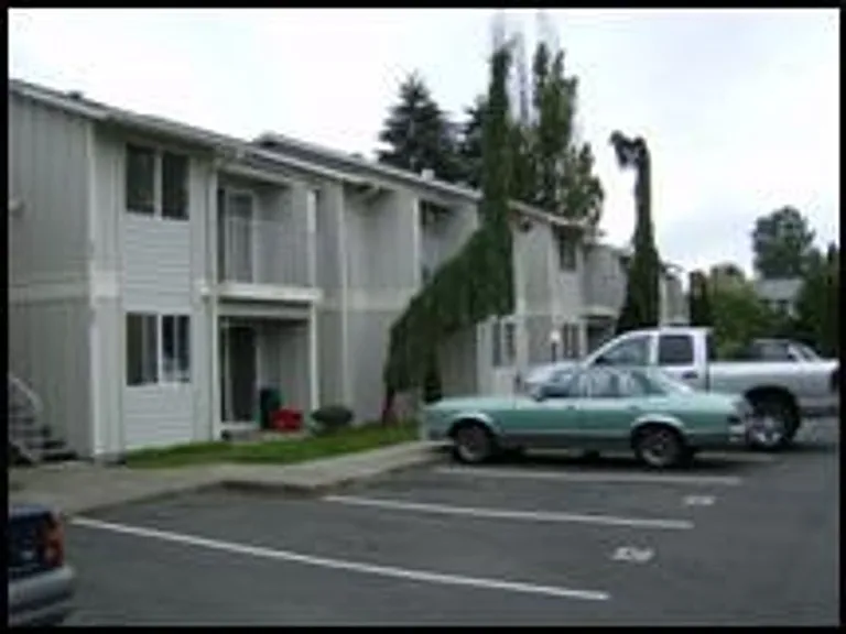 154-Sandy Dr Apts — Photo 3