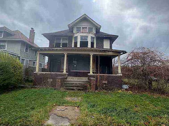 693 W Euclid